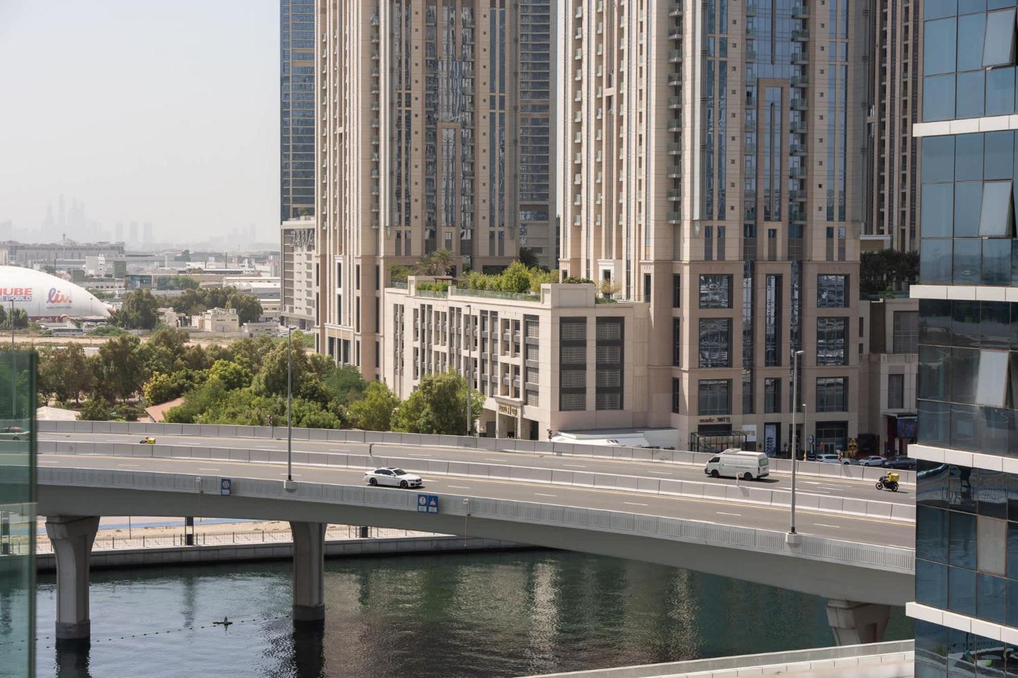 Elegant 1br In Business Bay Sleeps 4 Near Downtown Dubai